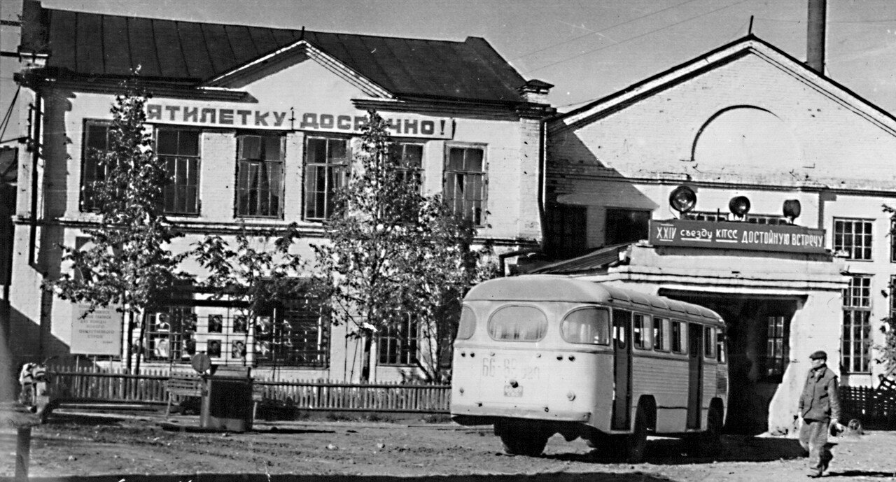 Шумиха жд. Шумиха Курганская область. Шумиха площадь города. Вокзал Шумиха.