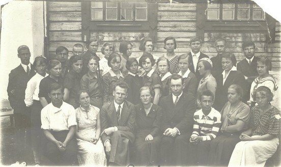 Ученики и преподаватели Исовской школы 1935-1936 учебный годf_tn.jpg