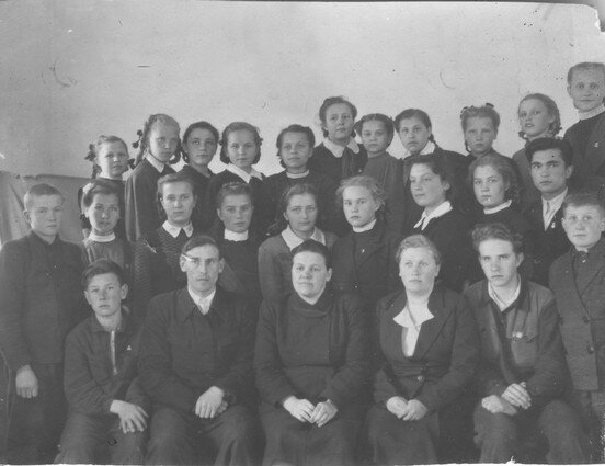 Интернат Исовской школы 1949-50ггf_tn.jpg