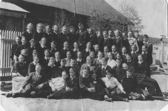Интернат Исовской школы 1956-57ггf_tn.jpg