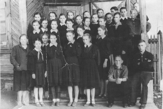 Интернат Исовской школы 1958-59ггf_tn.jpg