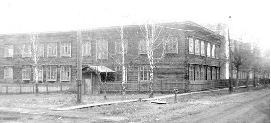 Здание школы - интерната в 1987 годуf_tn.jpg